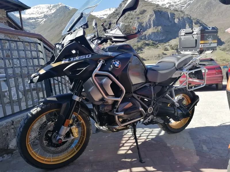 Motoclub La Virgen del Camino - Image 1